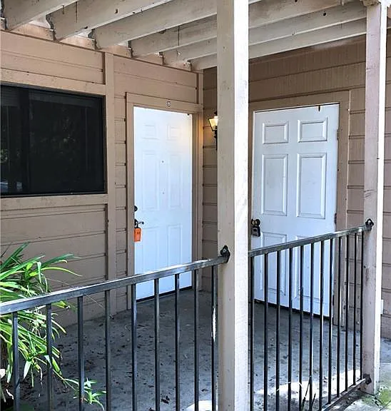 7001 Oak Meadow Cir #B — Photo 2
