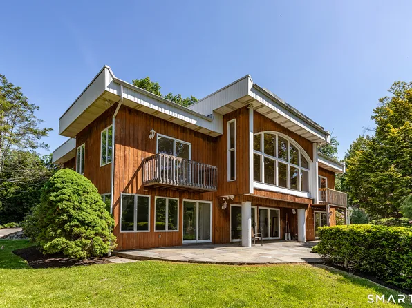9 Oak Point Club, New Milford, CT 06776