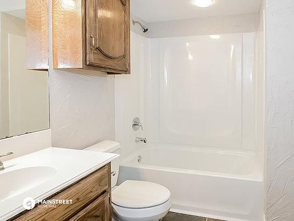 5th image of 994 Holli Ln