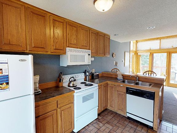 2nd image of 526 Moose Mountain Dr
