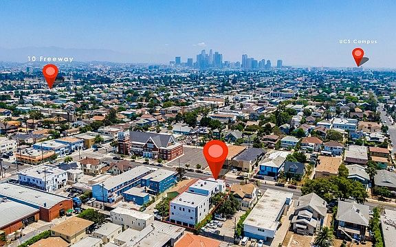 4th image of 2631 S La Salle Ave #5