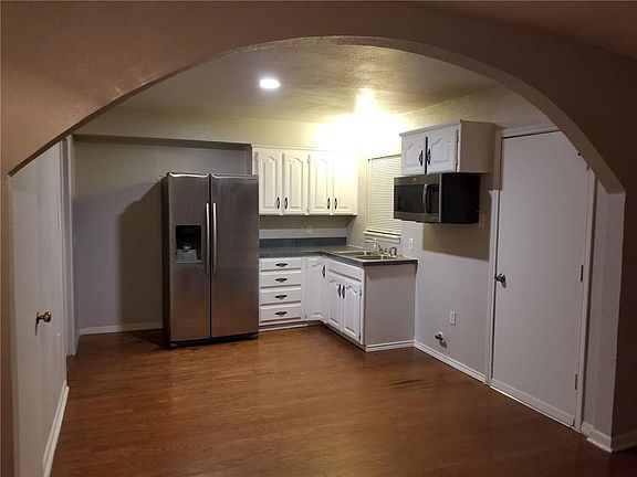 5th image of 2165 Evergreen Dr