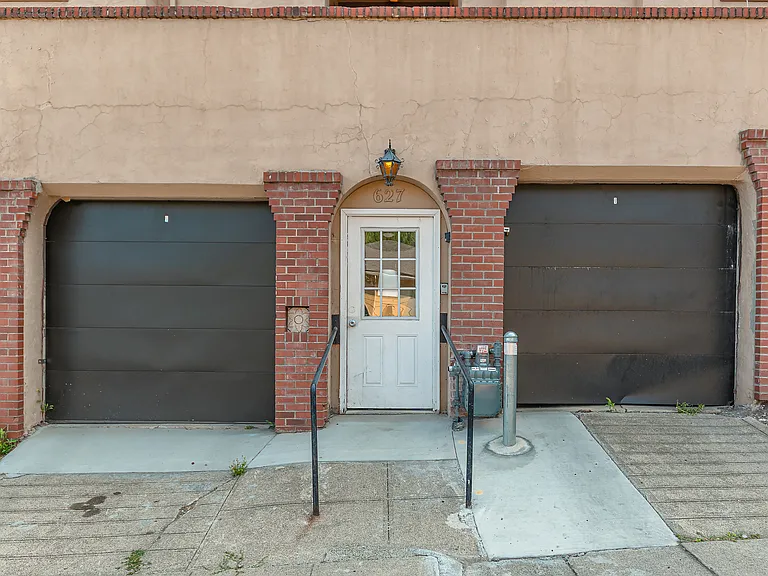 Vista Court — Photo 4