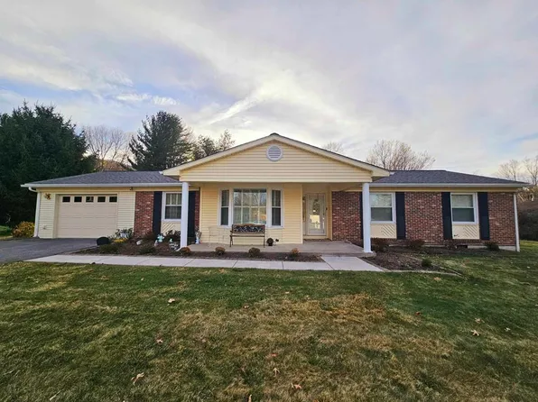 604 Fairway St, Bluefield, VA 24605