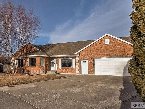 3rd image of 2990 E Stonewood Cir
