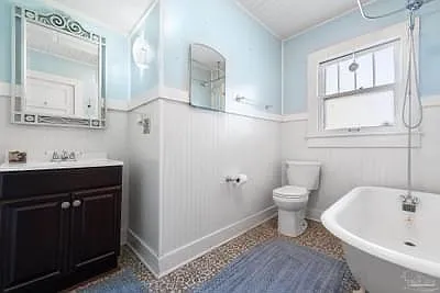 206 Broadmoor Ln — Photo 2