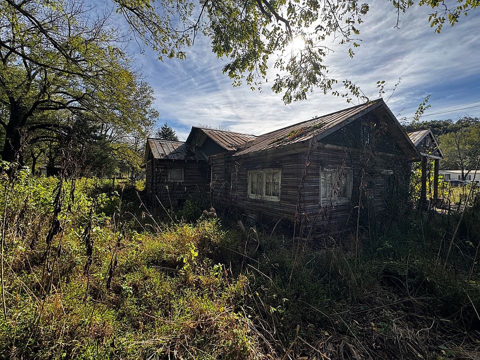22nd image of 2210 N Hurricane Creek Rd