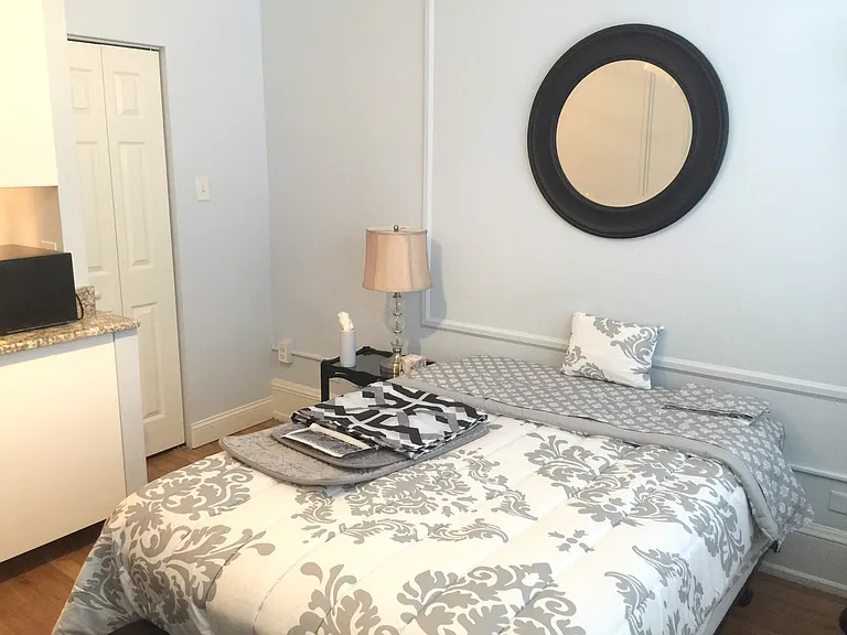 1324 Locust St — Photo 28