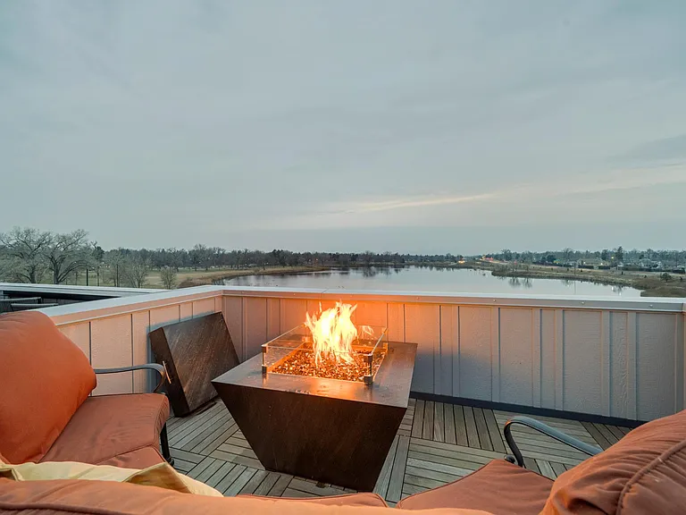 This fire table will warm up even the coldest nights at Rocky Mountain Lake. Bring your favorite beverages, snacks, & a blanket to enjoy time in the crisp Colorado mountain air while watching the peaceful ducks on the lake. Nicholas Sparks is jealous.