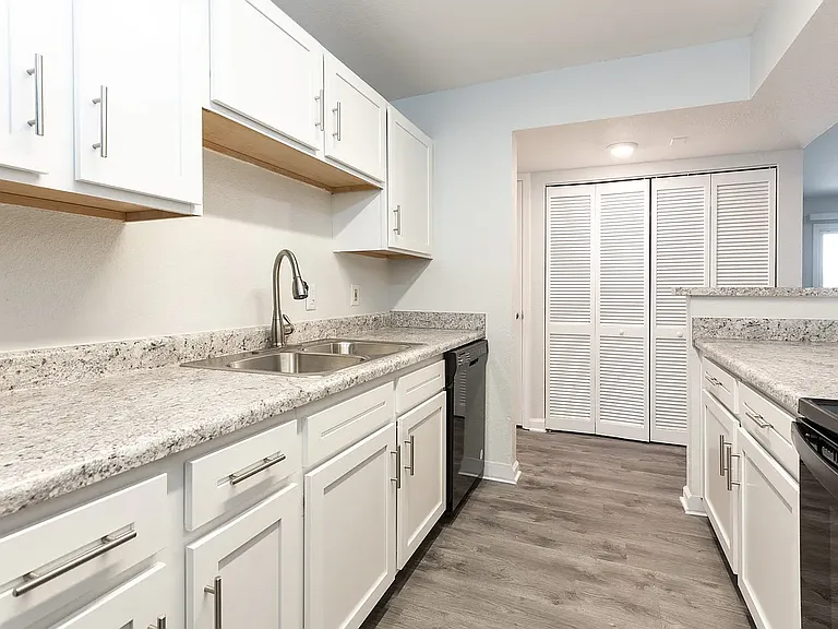 3833 Hoosier Woods Ct — Photo 12