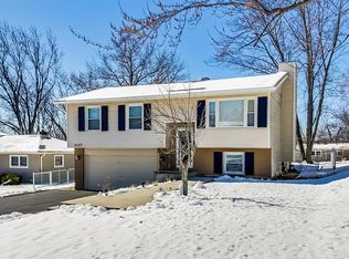 2127 Woodlane Dr, Lindenhurst, IL