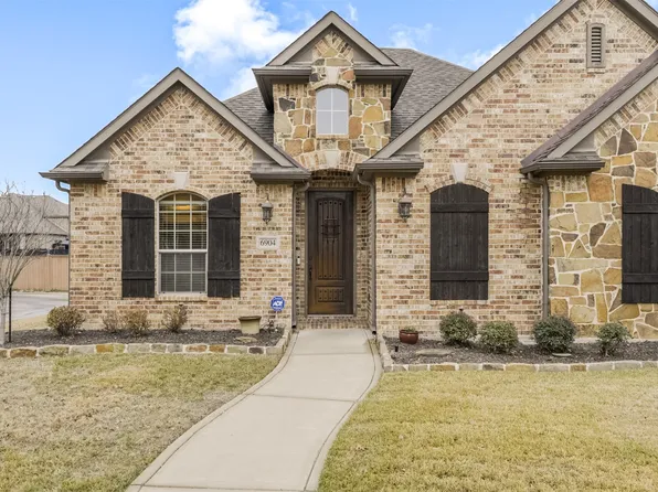 6904 Finch Dr, North Richland Hills, TX 76182
