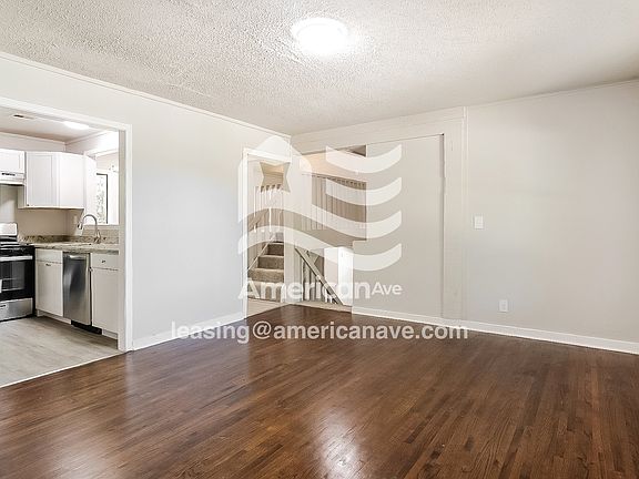 1583554_002_living_room_12706362.jpg