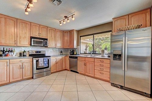 3rd image of 3041 Palomino Ln