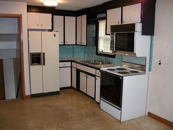 4th image of 580 Chandler St
