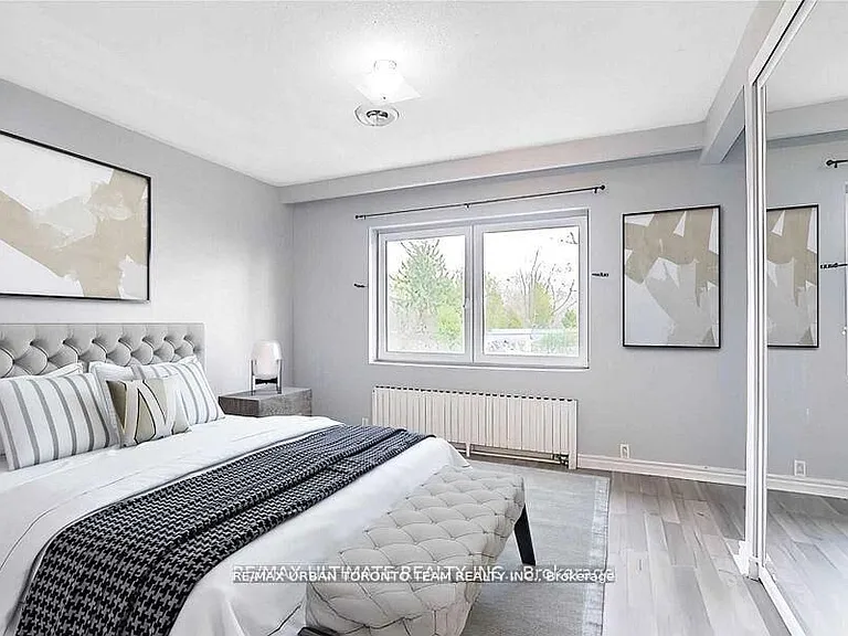 745 Coxwell Ave #UPPER — Photo 11
