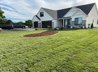 100 Tuttle Ln, Burbank, WA 99323