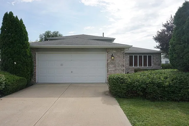 25601 S McCorkle Ave photo 1
