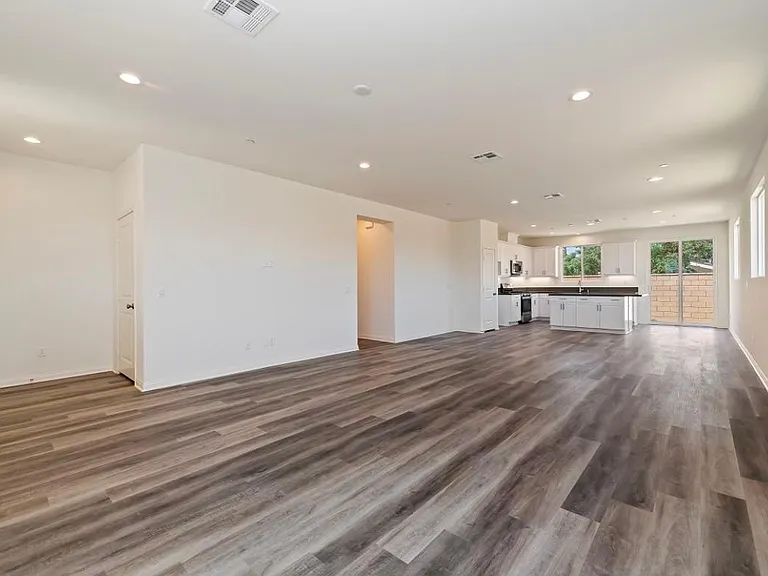 27090 Madison Ct — Photo 3