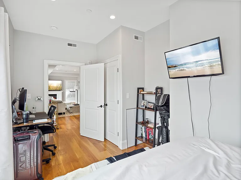 9 Ward St S #1 — Photo 11