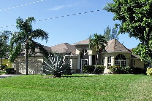 1st image of 4512 SW 21st Pl