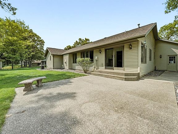 4th image of 1407 Woodridge Drive