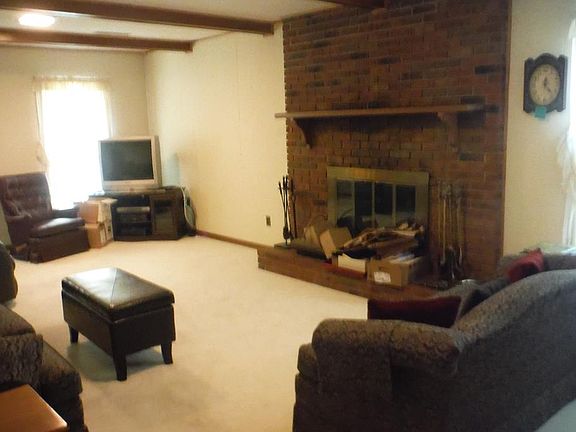 2nd image of 145 S Sequoia Blvd