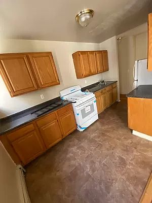 1st image of 200 Marcy Pl APT 5I