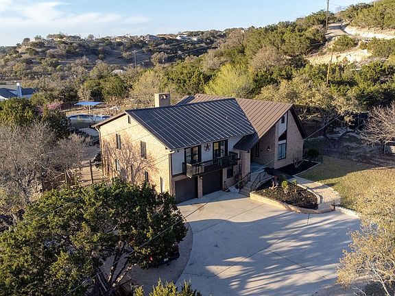 2nd image of 130 Deer Haven Ln