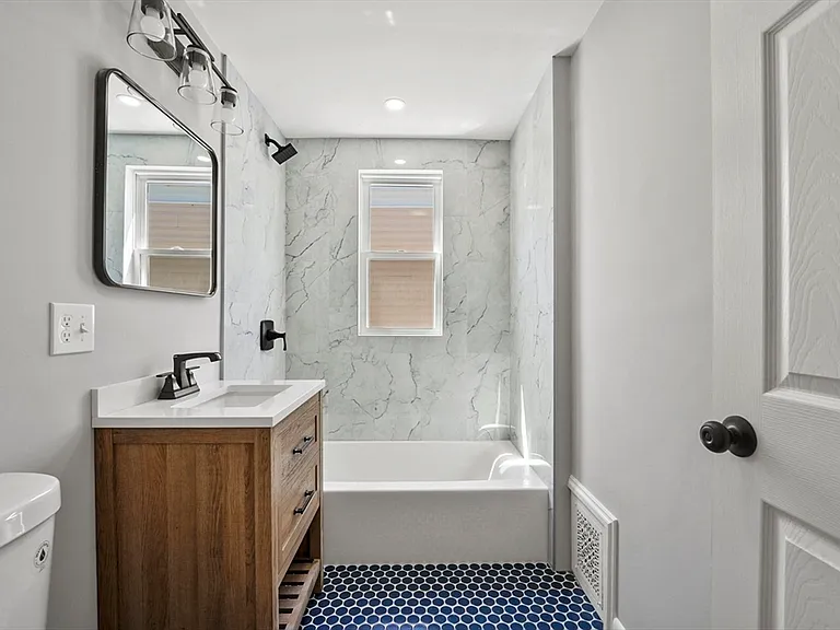 18 Lyon St #3 — Photo 21