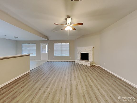 4th image of 129 Logan Ln