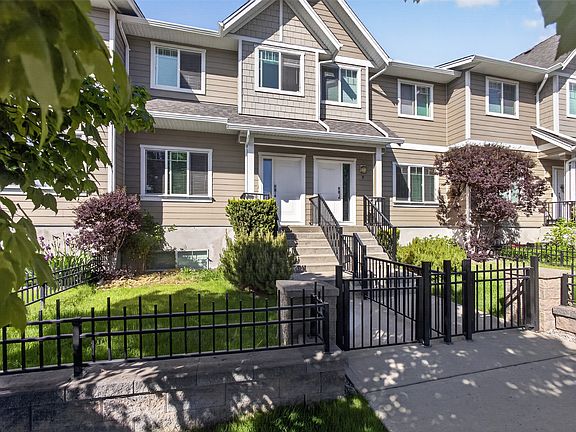 2nd image of 600 Sherwood Rd Unit 4