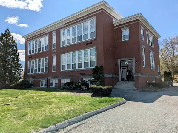 366 Thacher St APT 6, Attleboro, MA 02703