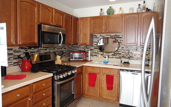 4th image of 39700 N Warren Ln #39700