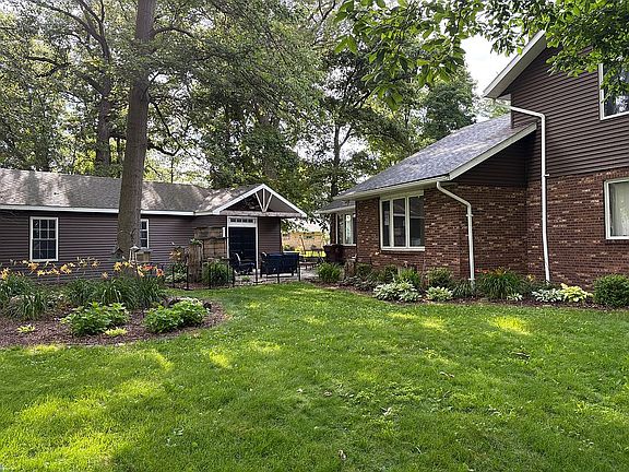 3rd image of 172 Pohl Dr #5