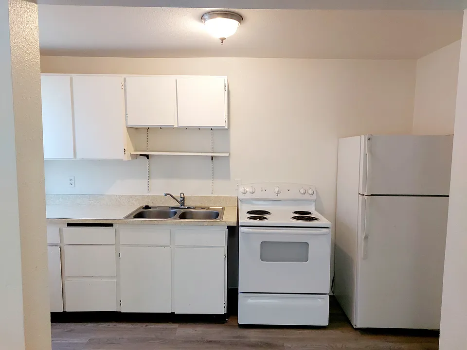 1010 E Evans Ave #4