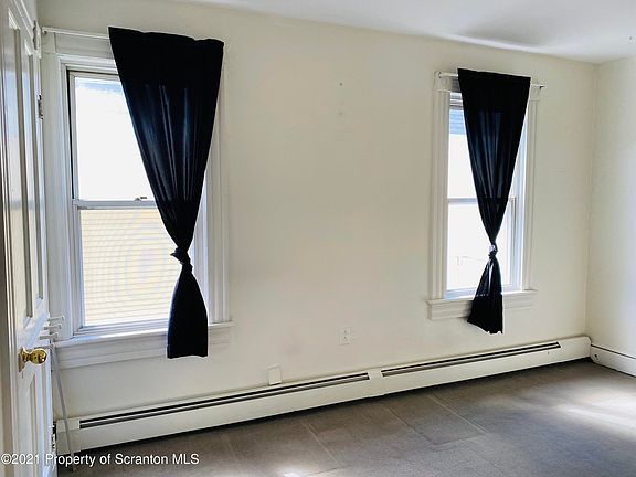 4th image of 1820-1822 Capouse Ave
