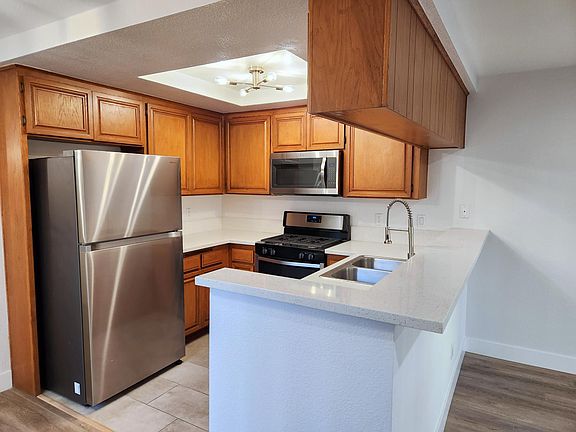 4th image of 5248 Cartwright Ave #1