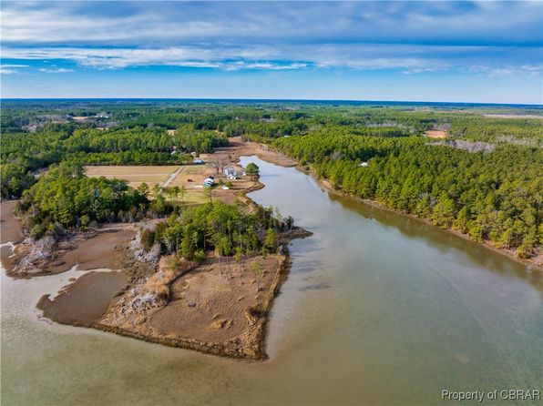 412 Piney Point Rd, Onemo, VA 23130