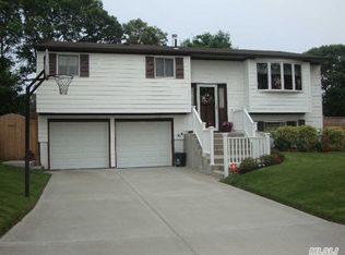 30 Alma Ave, Selden, NY 11784