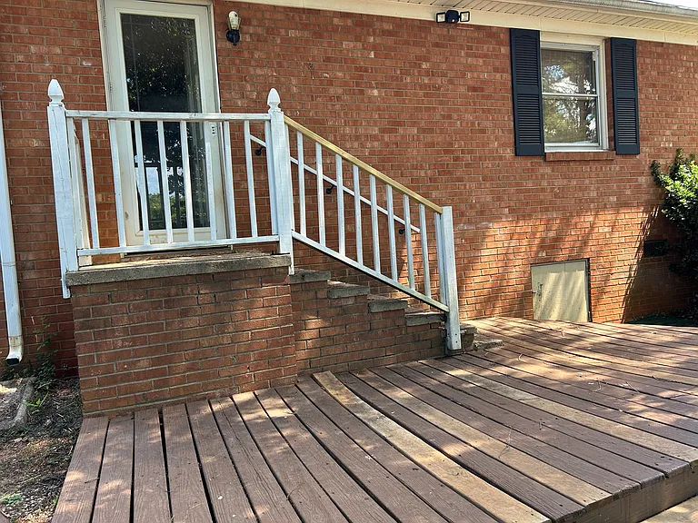 1905 Bradford St — Photo 13