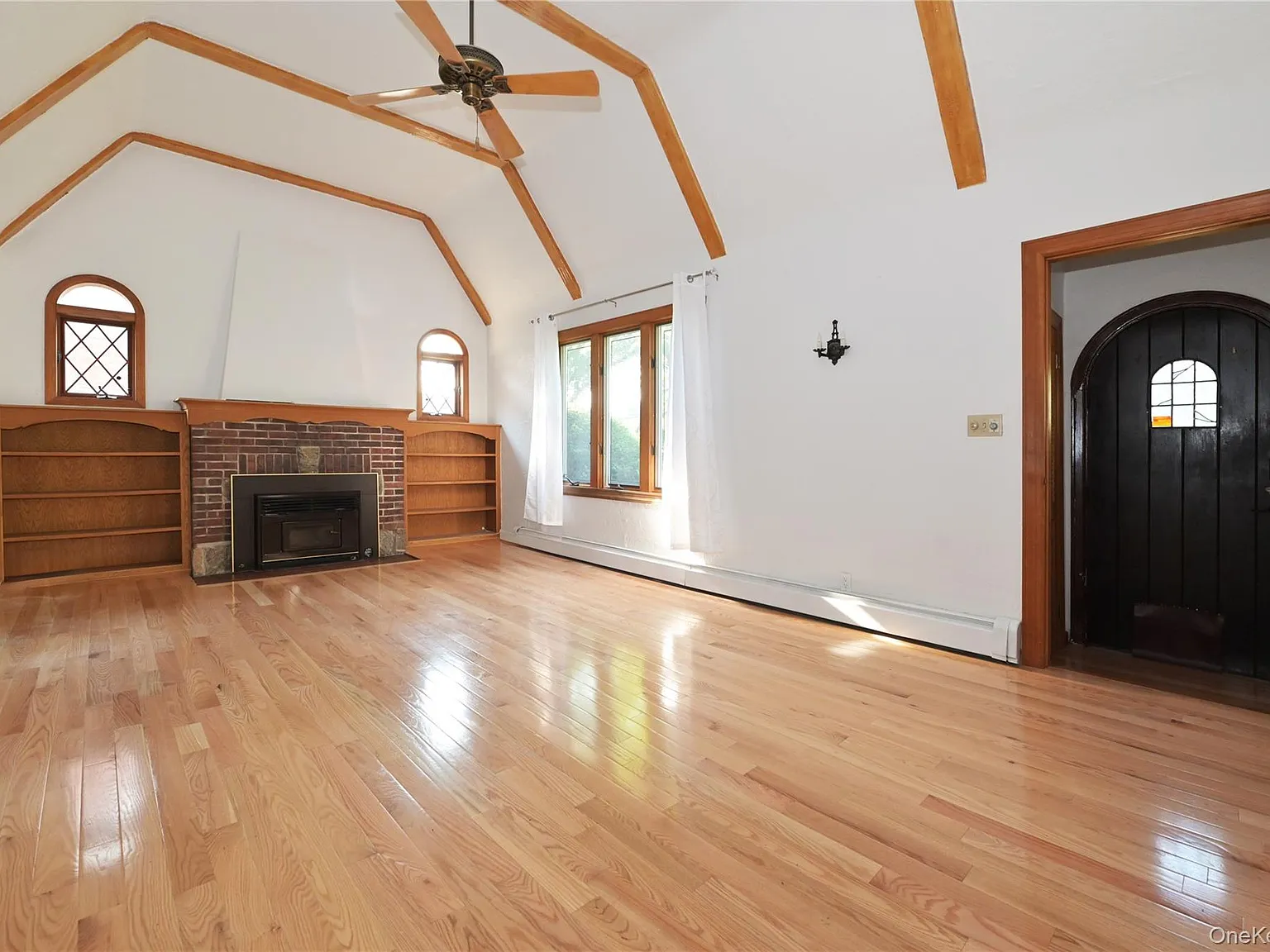 3 bed, 1216 sqft, $5,400 — Photo 3