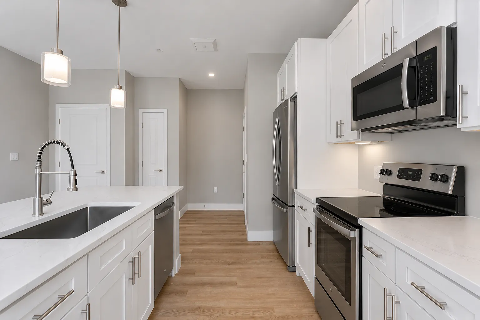 2 bed, 756 sqft, $3,580 — Photo 1
