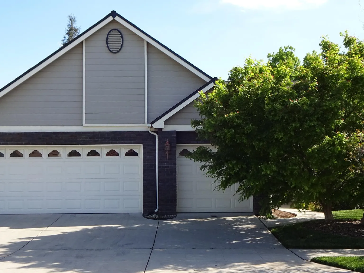 3 bed, 1868 sqft, $2,595 — Photo 2