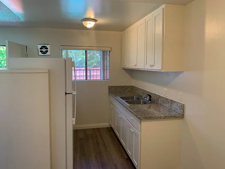 6515 Elgin St #3 — Photo 16
