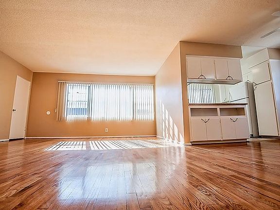 5th image of 1526 S Sherbourne Dr #6