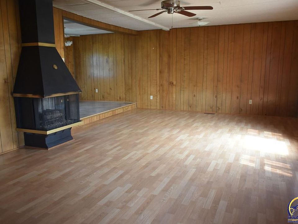 323 Jefferson St, Nortonville, KS 66060 Zillow