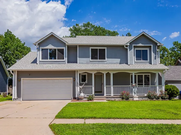 3015 Deerpath Ct, Des Moines, IA 50320