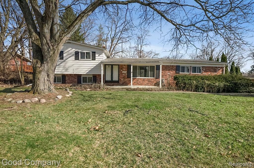 6987 Sandalwood Dr, Bloomfield Hills, MI 48301 | Zillow