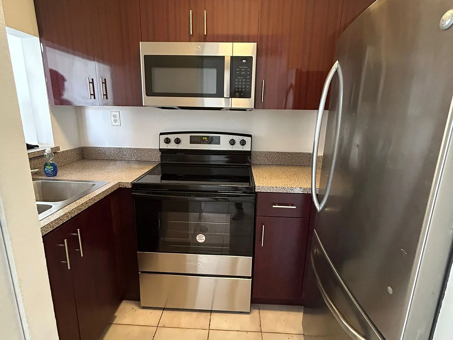 2 bed, 870 sqft, $2,000 — Photo 4